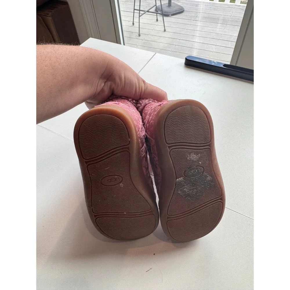 UGG Girls‎ Pink Glitter Shearling Boots Size 6 Youth Warm Winter Zip